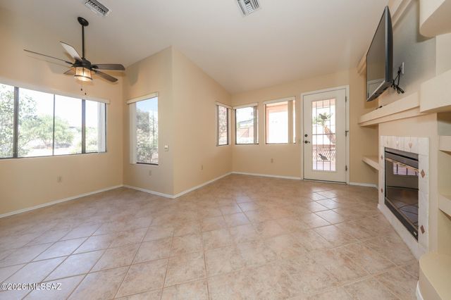 830 W Welcome Way, Green Valley, AZ 85614