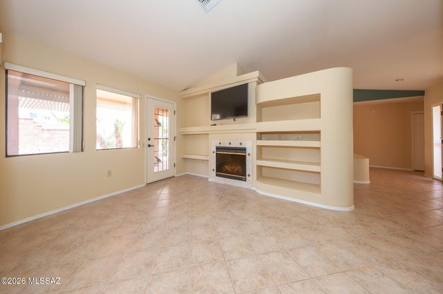 830 W Welcome Way, Green Valley, AZ 85614