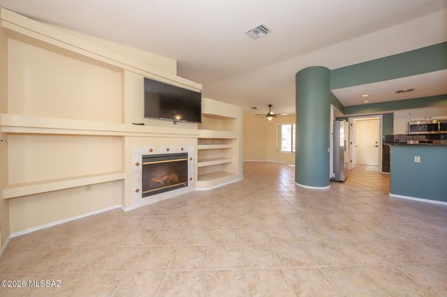 830 W Welcome Way, Green Valley, AZ 85614