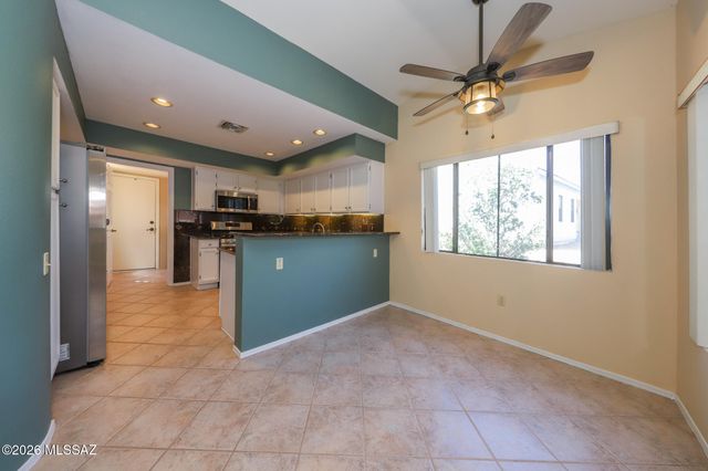830 W Welcome Way, Green Valley, AZ 85614