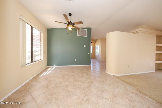 830 W Welcome Way, Green Valley, AZ 85614