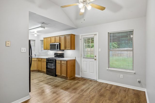303 Vista Ridge Drive, Venus, TX 76084