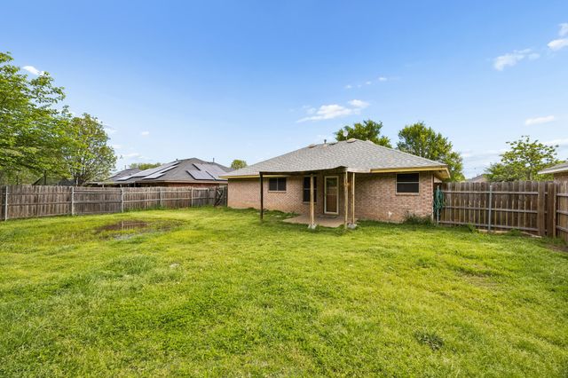 303 Vista Ridge Drive, Venus, TX 76084