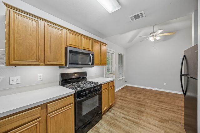 303 Vista Ridge Drive, Venus, TX 76084