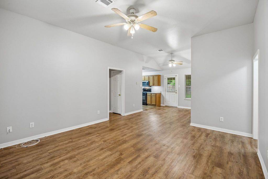 303 Vista Ridge Drive, Venus, TX 76084