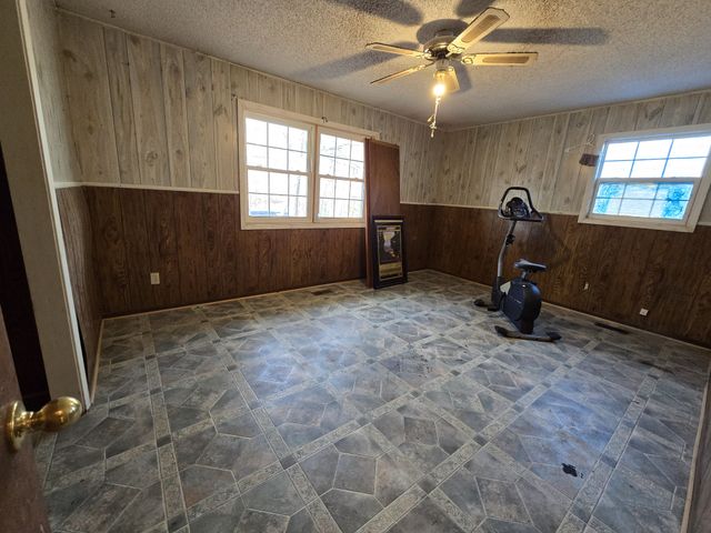 601 Anglin Ridge Rd, Dover, TN 37058