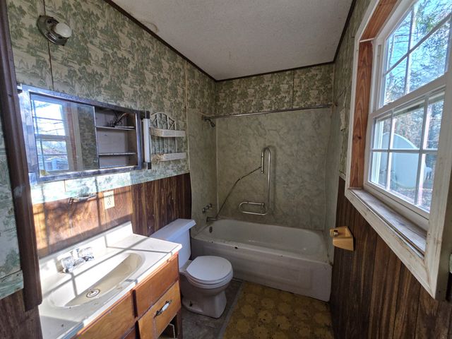 601 Anglin Ridge Rd, Dover, TN 37058