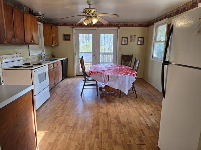 601 Anglin Ridge Rd, Dover, TN 37058