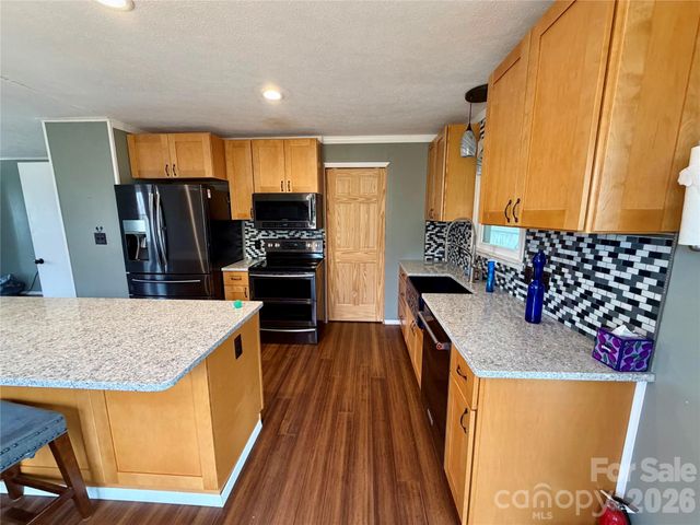 288 Willow Lane, Rosman, NC 28772