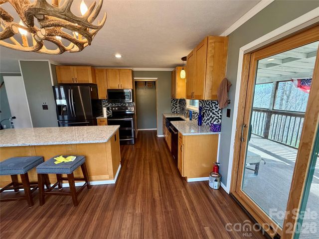 288 Willow Lane, Rosman, NC 28772