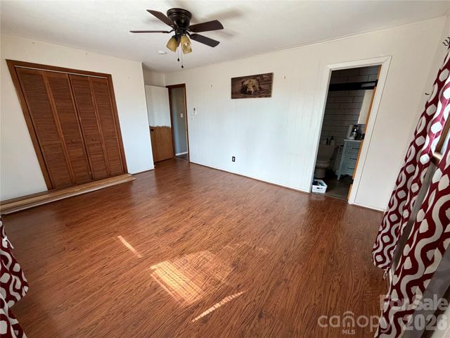 288 Willow Lane, Rosman, NC 28772