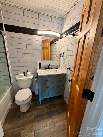 288 Willow Lane, Rosman, NC 28772