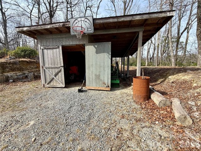 288 Willow Lane, Rosman, NC 28772