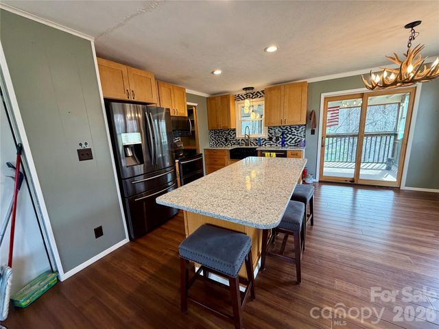 288 Willow Lane, Rosman, NC 28772