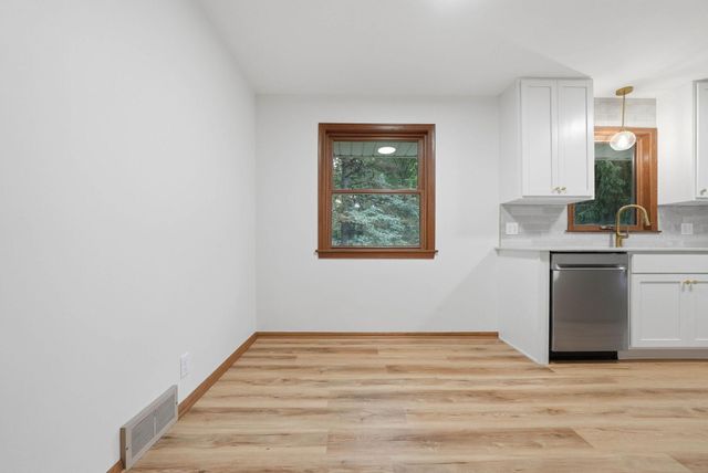 2972 Woodbridge Street, Roseville, MN 55113