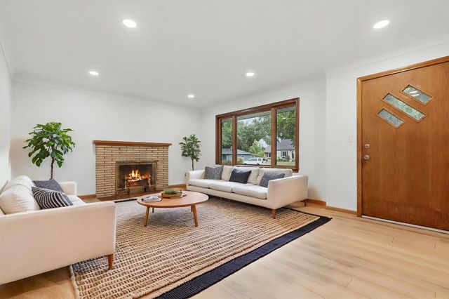 2972 Woodbridge Street, Roseville, MN 55113