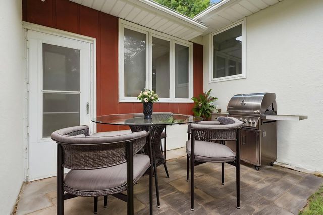 2972 Woodbridge Street, Roseville, MN 55113