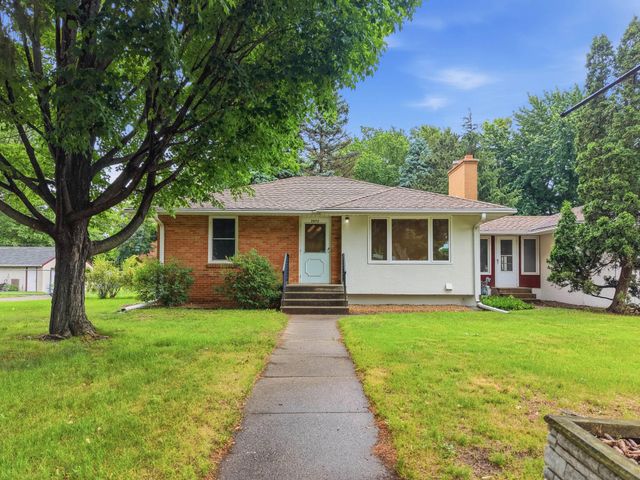 2972 Woodbridge Street, Roseville, MN 55113