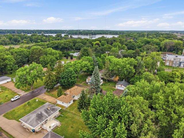 2972 Woodbridge Street, Roseville, MN 55113