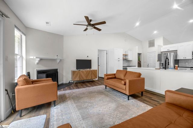 121 Confederate Lane, Greer, SC 29651