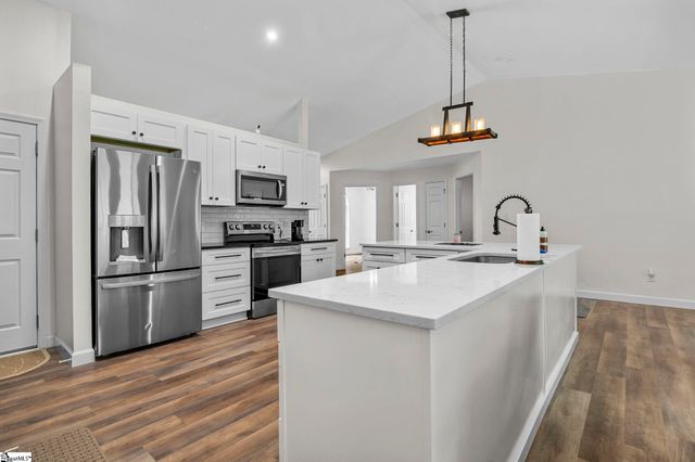 121 Confederate Lane, Greer, SC 29651