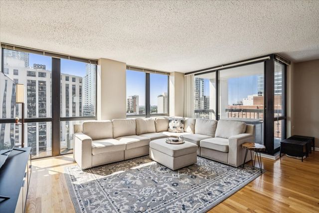 1122 N CLARK Street 1403, Chicago, IL 60610