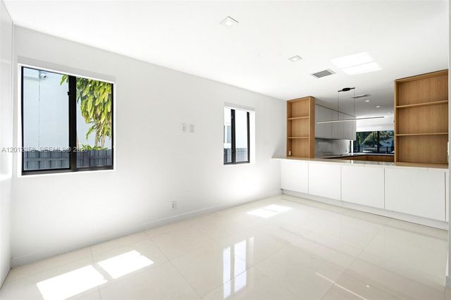 120 NE 49th St, Miami, FL 33137