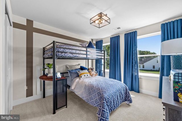 812 RESORT BLVD, Dover, DE 19904