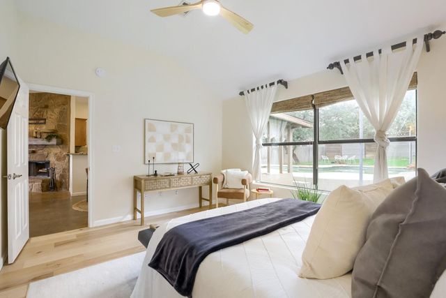 10213 Thomas LN, Dripping Springs, TX 78620