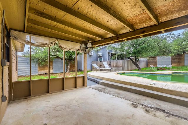 10213 Thomas LN, Dripping Springs, TX 78620