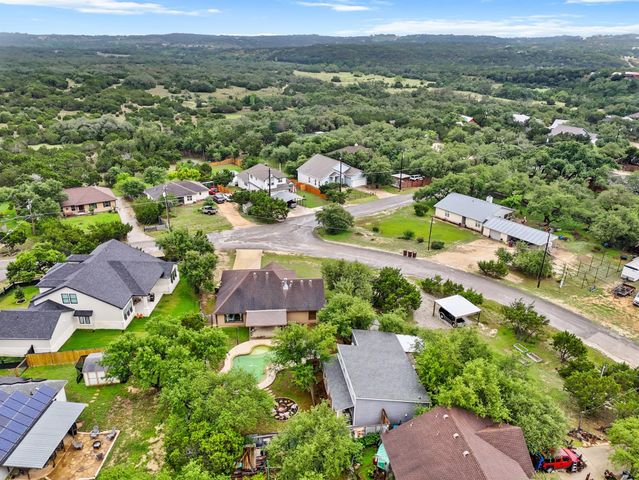 10213 Thomas LN, Dripping Springs, TX 78620