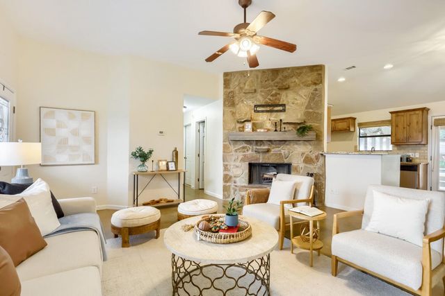 10213 Thomas LN, Dripping Springs, TX 78620