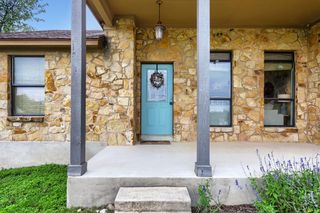 10213 Thomas LN, Dripping Springs, TX 78620