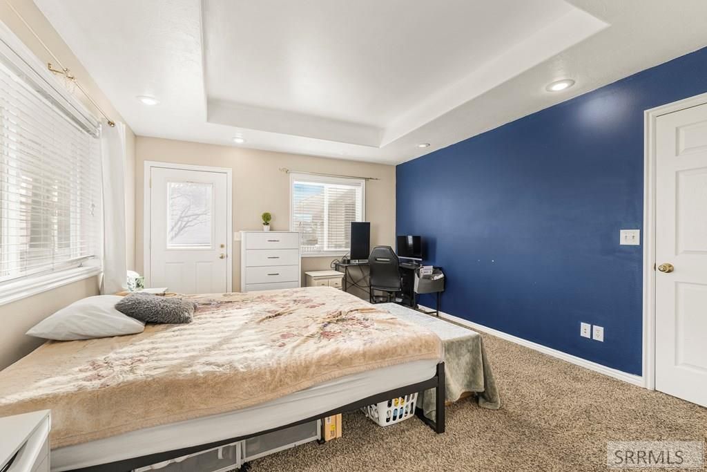 Image 12 of property listing at 327 N Red Fox Drive, Ammon, ID 83401