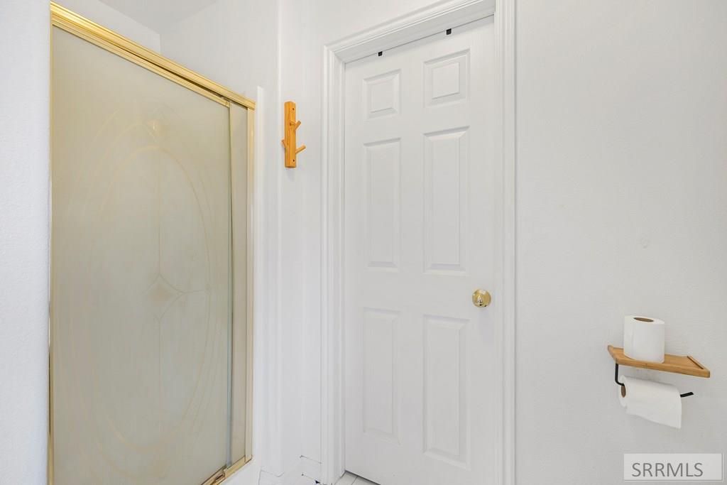 Image 15 of property listing at 327 N Red Fox Drive, Ammon, ID 83401