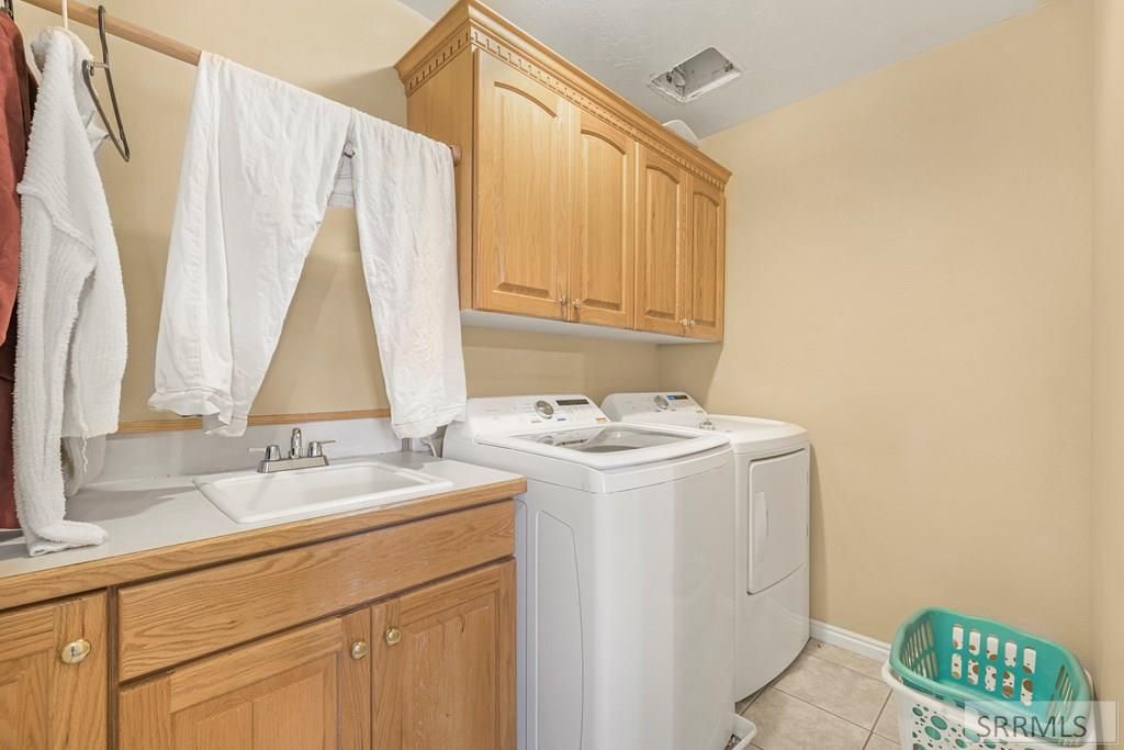 Image 19 of property listing at 327 N Red Fox Drive, Ammon, ID 83401