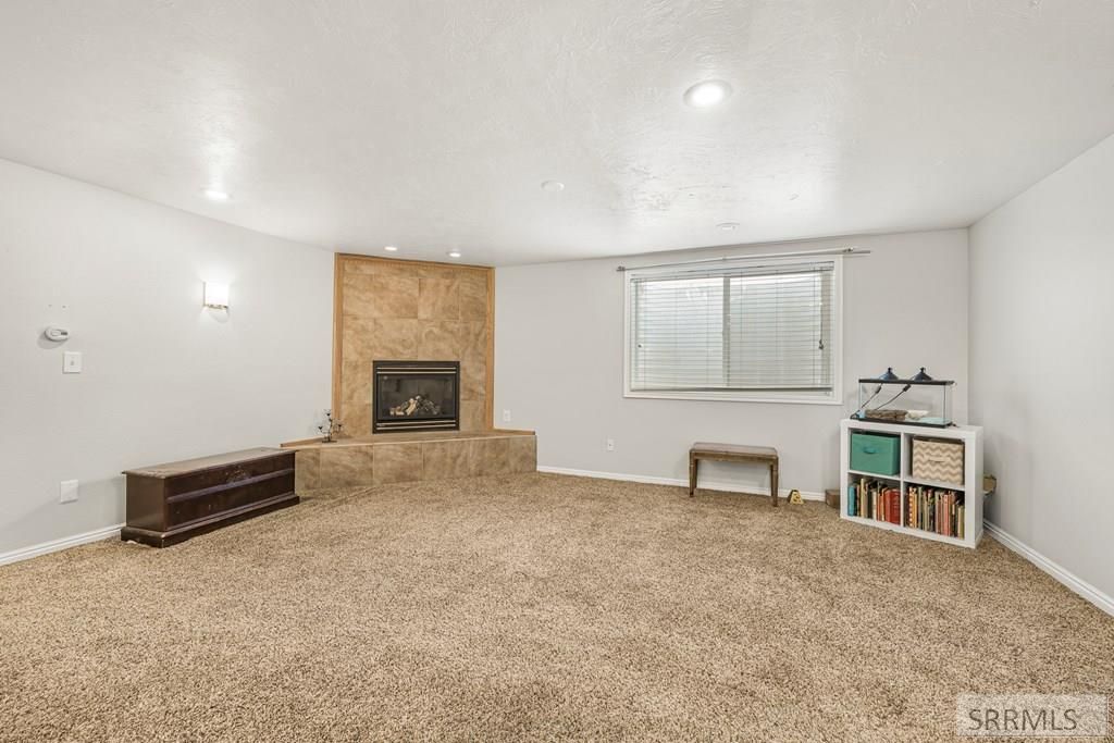 Image 21 of property listing at 327 N Red Fox Drive, Ammon, ID 83401