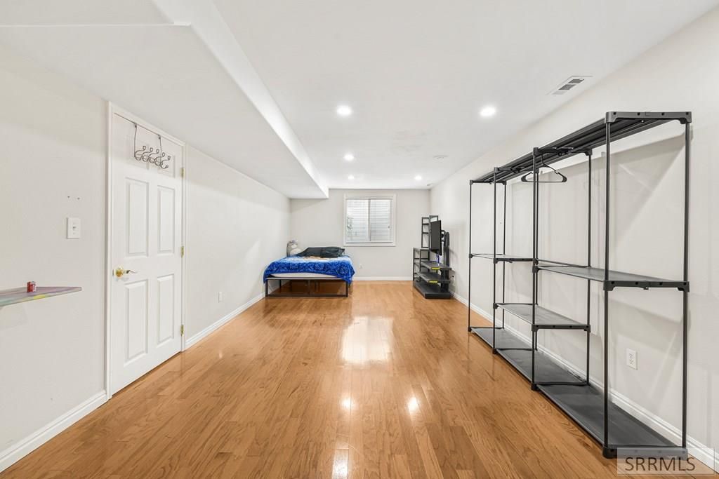 Image 25 of property listing at 327 N Red Fox Drive, Ammon, ID 83401