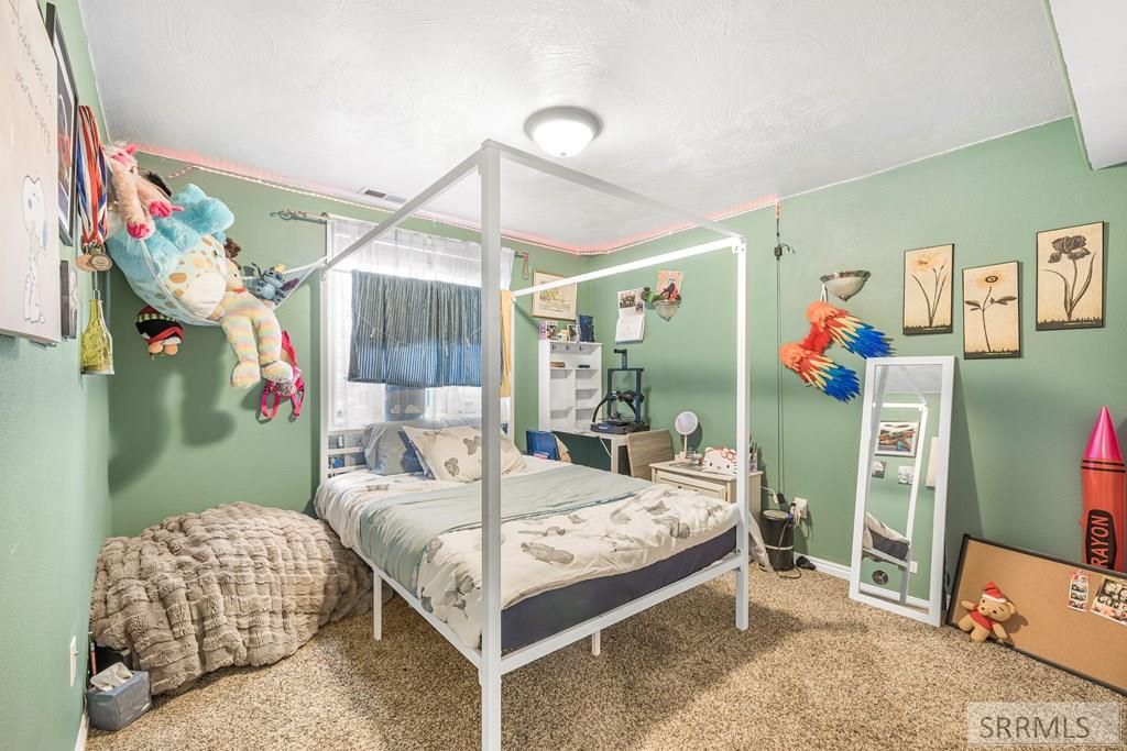 Image 26 of property listing at 327 N Red Fox Drive, Ammon, ID 83401