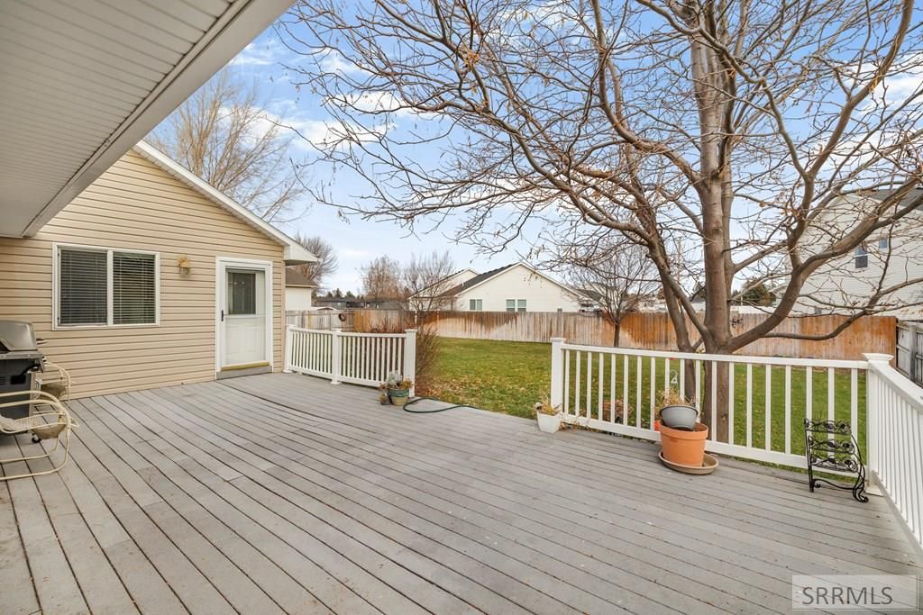 Image 29 of property listing at 327 N Red Fox Drive, Ammon, ID 83401