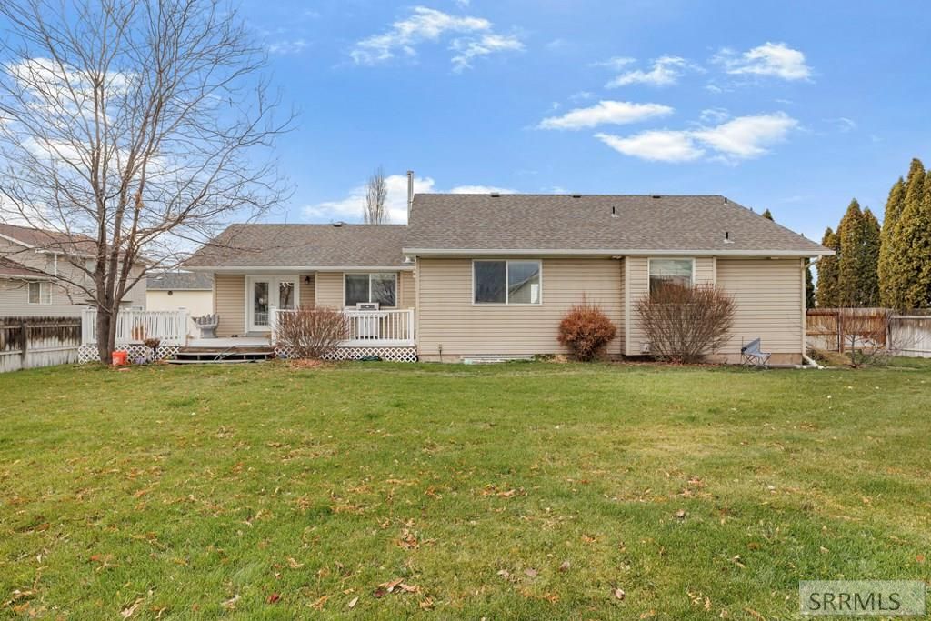 Image 30 of property listing at 327 N Red Fox Drive, Ammon, ID 83401