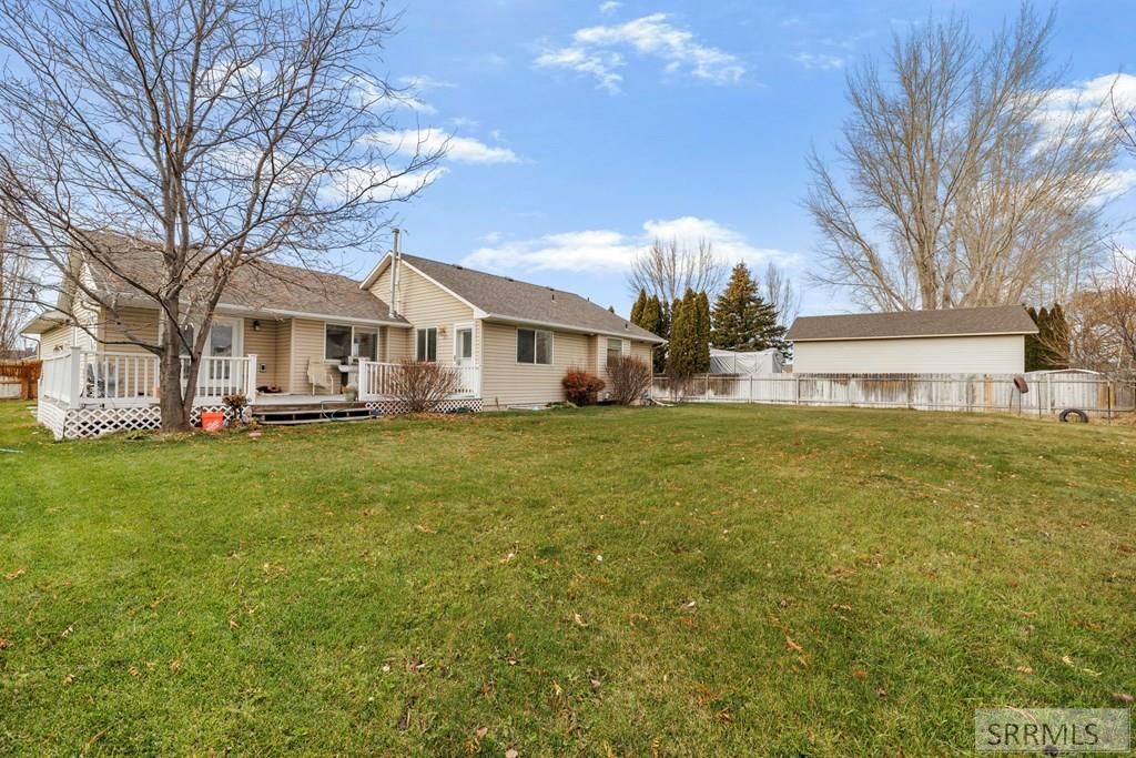 Image 31 of property listing at 327 N Red Fox Drive, Ammon, ID 83401