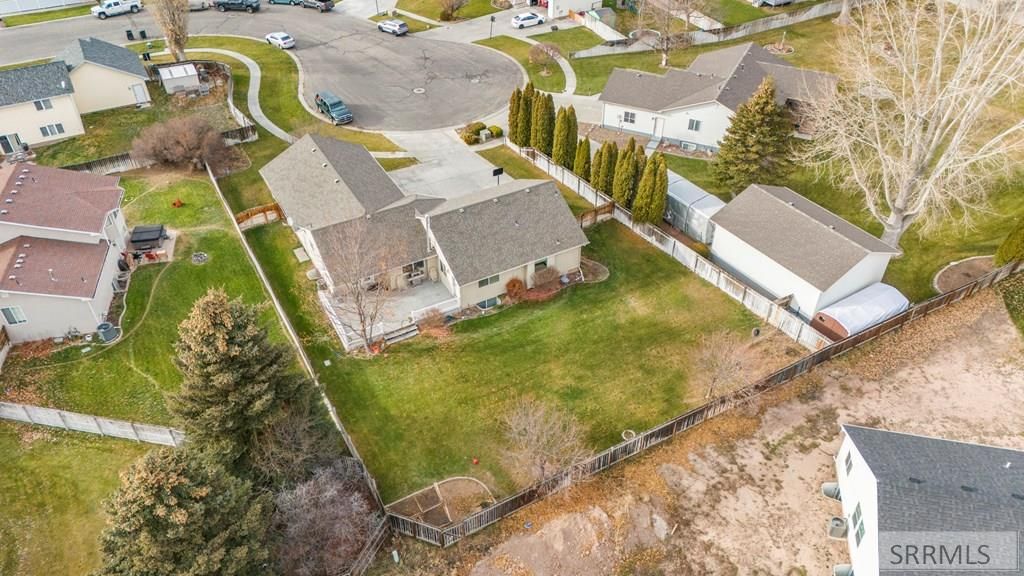 Image 33 of property listing at 327 N Red Fox Drive, Ammon, ID 83401