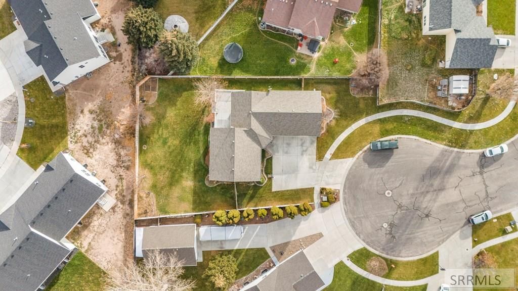Image 37 of property listing at 327 N Red Fox Drive, Ammon, ID 83401