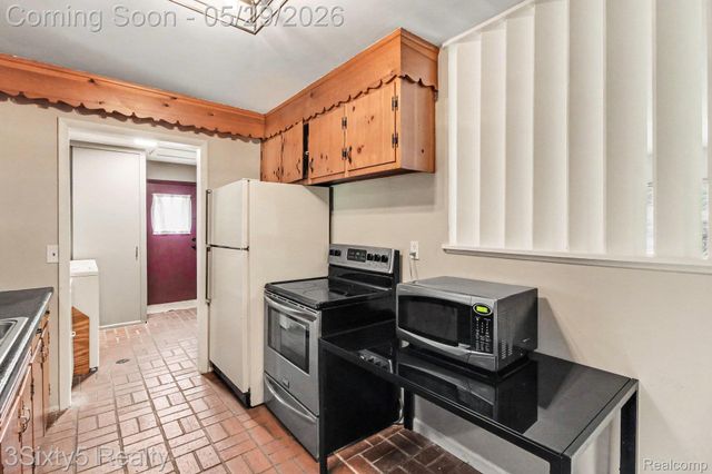 2198 Saint Joseph Street, West Bloomfield Charter Township, MI 48324