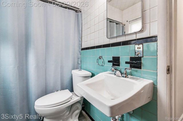 2198 Saint Joseph Street, West Bloomfield Charter Township, MI 48324