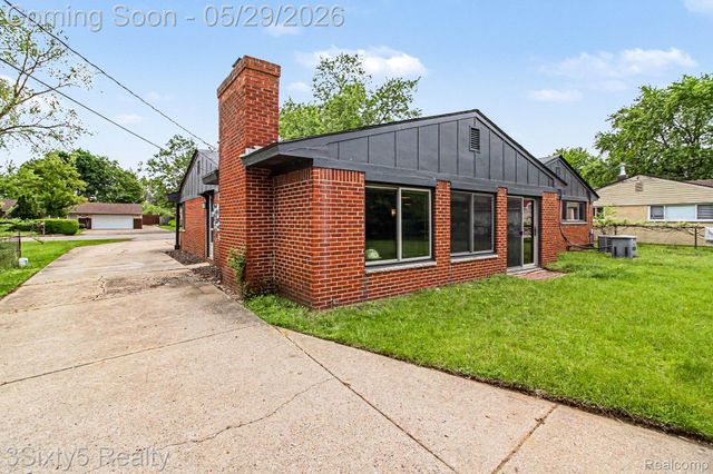 2198 Saint Joseph Street, West Bloomfield Charter Township, MI 48324
