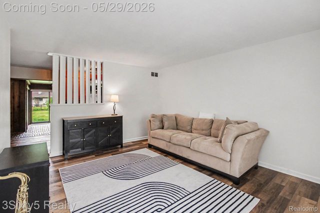 2198 Saint Joseph Street, West Bloomfield Charter Township, MI 48324