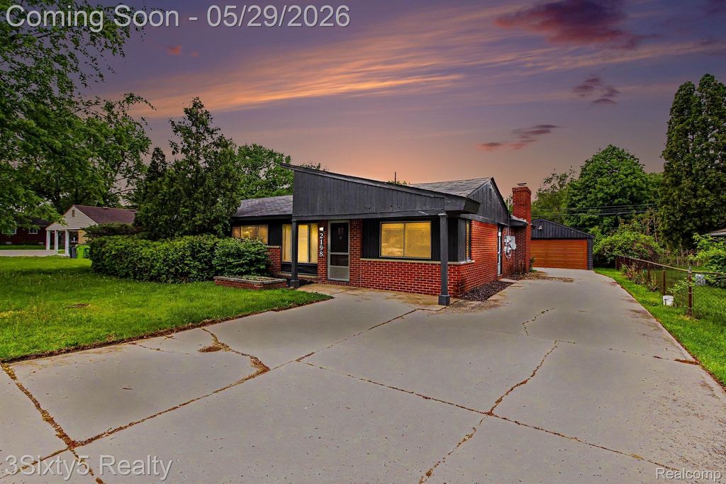 2198 Saint Joseph Street, West Bloomfield Charter Township, MI 48324