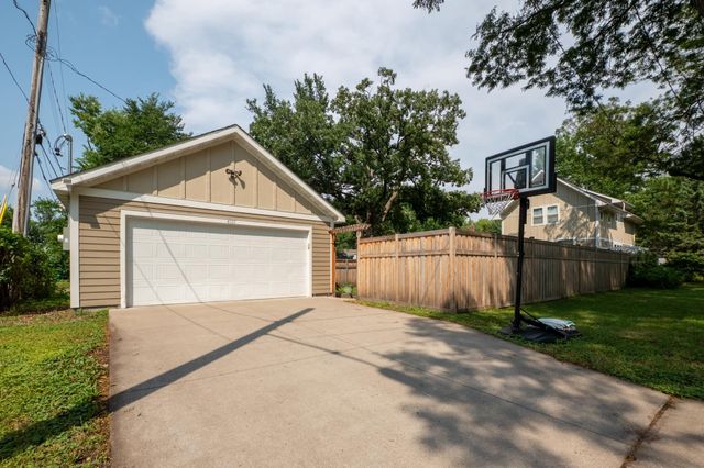4101 James Avenue N, Minneapolis, MN 55412